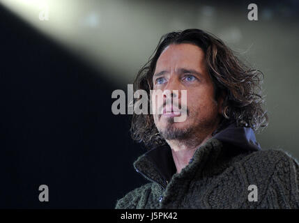 12 maggio 2013 - Pittsburgh, PA - 18 Maggio 2017 - cantante Chris Cornell delle bande SOUNDGARDEN e Audioslave muore all'età di 52. Photo credit: Jason L Nelson/AdMedia..File foto: 12 Maggio 2013 - Pittsburgh, PA - cantante Chris Cornell dei Soundgarden band suona presso un arresto sul loro tour nordamericano presso lo Stadio AE. Photo credit: Jason L Nelson/AdMedia (credito Immagine: © Jason L Nelson/AdMedia via ZUMA filo) Foto Stock