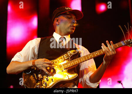 Chris Cornell Audioslave e suonare dal vivo presso il KROQ Weenie Roast tenutasi a Irvine Meadows Amp. a Irvine, CA USA il 21 maggio 2005. Foto © Kevin Estrada/Media punzone Foto Stock