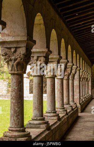 Francia, Pirenei Orientali, Codalet, Abbazia di Saint Michel de Cuxa, il chiostro Foto Stock