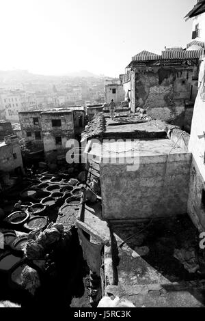 La sfocatura in Marocco l'antica Conceria vicino alla medina Foto Stock