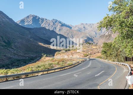 TULBACH, SUD AFRICA - 2 Aprile 2017: una vista di Michells passano attraverso le montagne Winterhoek tra Tulbach e Cerere nel Boland area del CI Foto Stock