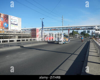 0001 Passerella Marcos Ponte dell'autostrada Autostrada Marikina City 21 Foto Stock