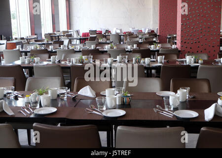 Interno del ristorante in Four Points by Sheraton Agra, Uttar Pradesh, in India nel febbraio, 14, 2016. Foto Stock