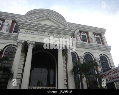 0526 Barangay Poblacion Mandaluyong City High School 02 Foto Stock