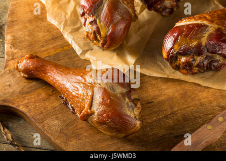 Barbecue affumicati Tacchino pronto a mangiare Foto Stock