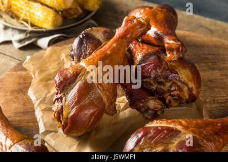 Barbecue affumicati Tacchino pronto a mangiare Foto Stock