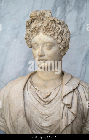 Roma. L'Italia. Busto (79-81 A.D) di Julia Flavia (64-91 A.D), figlia di Tito, Braccio Nuovo, Museo Chiaramonti, Musei Vaticani. Foto Stock