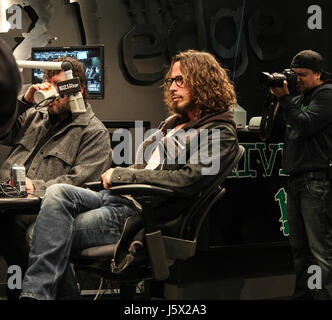 Chris Cornell e Soundgarden fare una radio intervista a 102,1 il bordo a Toronto in Canada, Nov 15, 2012 Foto Stock