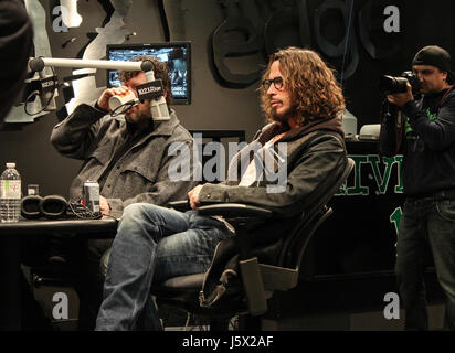 Chris Cornell e Soundgarden fare una radio intervista a 102,1 il bordo a Toronto in Canada, Nov 15, 2012 Foto Stock