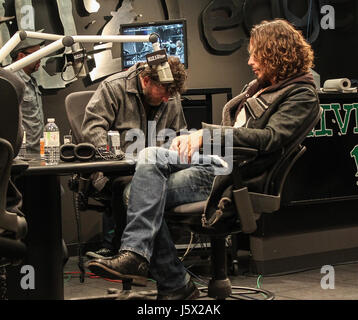 Chris Cornell e Soundgarden fare una radio intervista a 102,1 il bordo a Toronto in Canada, Nov 15, 2012 Foto Stock