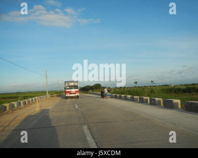 05438 risaie strade Salapungan Magumbali Candaba Pampanga 31 Foto Stock