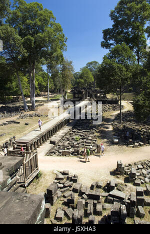 Il Baphuon è una metà-11secolo tempio indù dedicato al dio indù Shiva, in Angkor Thom, Cambogia. Foto Stock