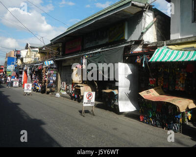 Sistemi 02552 Plus College Angeles City corretto strade Lourdes Sur Santo Rosario 38 Foto Stock