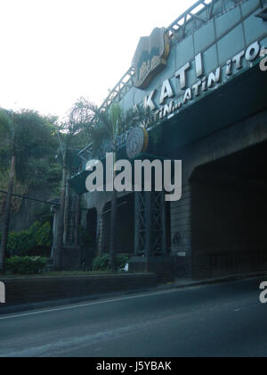 0540 East Rembo Passerella Pedonale Kalayaan Avenue C-5 Makati City Tunnel Foto Stock