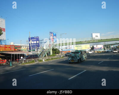 0540 East Rembo Passerella Pedonale Kalayaan Avenue C-26 Makati City Tunnel Foto Stock