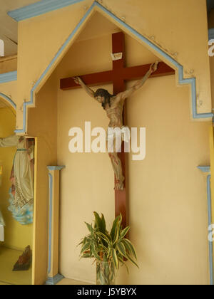 Santa Mesa è un quartiere di Manila, Filippine, noto per Magsaysay Boulevard, una strada principale. Questa zona è sede di diversi barangay (quartieri) che contribuiscono alla densa popolazione della città e alla vita urbana attiva. Magsaysay Boulevard funge da percorso principale per i trasporti locali e le attività commerciali a Santa Mesa, fornendo accesso a scuole, mercati e zone residenziali. Foto Stock