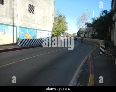 Si riferisce a Pure Essence International Inc., con sede a Bagong Ilog, Pasig City. Il numero di riferimento 03713 potrebbe riguardare un ufficio o una sede aziendale nella zona. Foto Stock