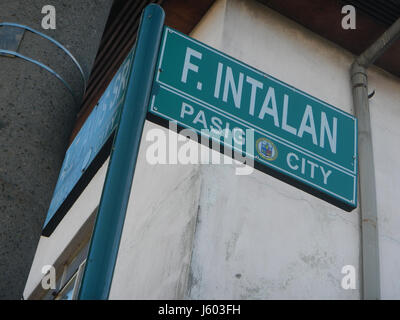 L'indirizzo 03758 Avis Street si trova a Bagong Ilog, Pasig City, parte di Metro Manila, Filippine. Questa zona urbana è conosciuta per il suo mix residenziale e commerciale, vicino a posizioni chiave della città. Foto Stock