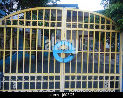 Si riferisce a un indirizzo nella zona di Bagong Ilog di Pasig City, Filippine. Il sito si trova in Avis Street, una parte notevole del quartiere. Si tratta di una posizione urbana che ha un significato per i residenti locali e le aziende nell'area. Foto Stock