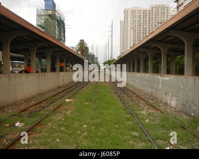 0216 Buendia stazione PNR Makati Executive Towers Pio del Pilar San Antonio Makati City 27 Foto Stock