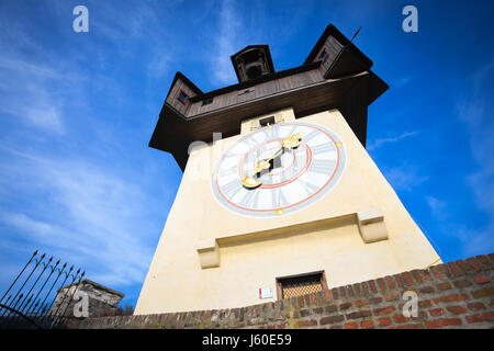 Graz, Austria - 16 Gennaio 2011: Uhrturm vecchia torre dell orologio in Graz, Stiria, Austria Foto Stock