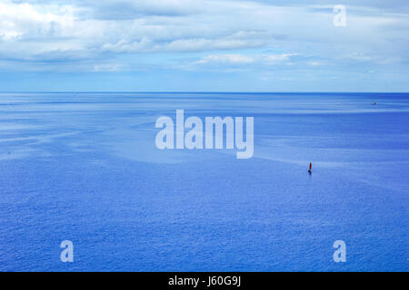 Oceano e cielo Foto Stock