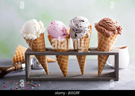 Varietà di coni gelato Foto Stock