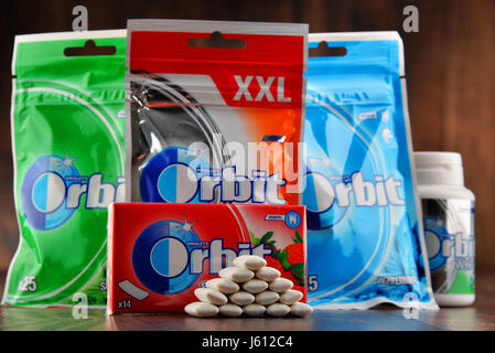 POZNAN, Polonia - Jan 19, 2017: prodotti di punta di Wrigley Company, il più grande produttore e venditore di gomme da masticare in tutto il mondo, con sede Foto Stock