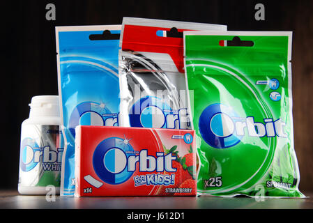 POZNAN, Polonia - Jan 19, 2017: prodotti di punta di Wrigley Company, il più grande produttore e venditore di gomme da masticare in tutto il mondo, con sede Foto Stock