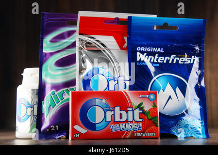 POZNAN, Polonia - Jan 19, 2017: prodotti di punta di Wrigley Company, il più grande produttore e venditore di gomme da masticare in tutto il mondo, con sede Foto Stock