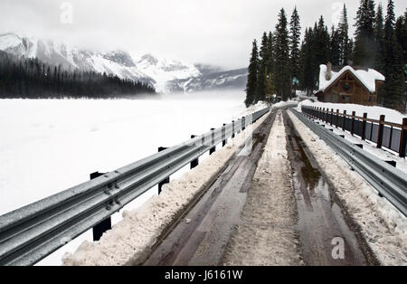 Emerald Lake Lodge in inverno le montagne rocciose Foto Stock