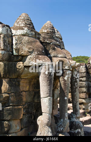 La terrazza degli Elefanti a Angkor Thom era un 350m-lungo riesame di piattaforma per il re di rivedere il suo esercito, Angkor, Cambogia. Foto Stock