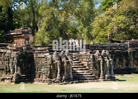 La terrazza degli Elefanti a Angkor Thom era un 350m-lungo riesame di piattaforma per il re di rivedere il suo esercito, Angkor, Cambogia. Foto Stock