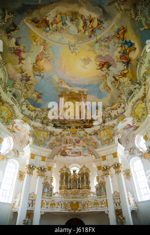 Steingaden, Germania - 5 Giugno 2016: l'organo a canne nella Chiesa del pellegrinaggio di Wies. Si tratta di un ovale chiesa rococò, progettato nel tardo 1740s da Dominikus Foto Stock