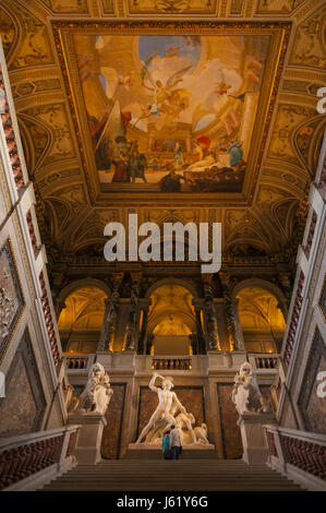 Austria, Vienna, Kunsthistorisches Museo di Belle Arti, interno scalone Foto Stock