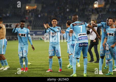 Ghent, Belgio. 18 Maggio, 2017. Yuya Kubo (Gent) Calcio/Calcetto : Kubo e il suo team di giocatori festeggiare dopo aver vinto "belga Jupiler Pro League' PLAY-OFF1 match tra KAA Gent 5-2 SV Zulte-Waregem presso l'Arena Ghelamco a Gand, Belgio . Credito: Mutsu Kawamori/AFLO/Alamy Live News Foto Stock