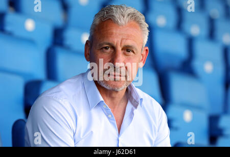 Rostock, Germania. 19 Maggio, 2017. Pavel Dotchev è presentato come il nuovo allenatore della terza Bundesliga club di calcio FC Hansa Rostock durante una conferenza stampa presso la Ostseestadion a Rostock, Germania, 19 maggio 2017. Dotchev ha firmato un contratto di due anni fino al 30 giugno 2019. Il 51-anno-vecchi successi German-Bulgarian ex allenatore Brand che è stato messo in congedo. Foto: Bernd Wüstneck/dpa-Zentralbild/dpa/Alamy Live News Foto Stock