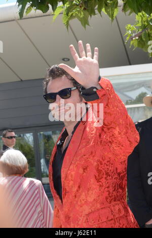 11 maggio 2016 - Cannes, Francia - CANNES, Francia - 19 maggio: il compositore Matthieu Chedid assiste il 'Volti, Luoghi (Visages, villaggi)' photocall durante il settantesimo annuale di Cannes Film Festival presso il Palais des Festivals il 19 maggio 2017 a Cannes, Francia. (Credito Immagine: © Federico Injimbert via ZUMA filo) Foto Stock