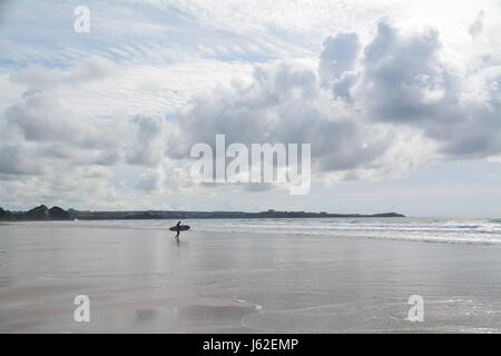 Watergate Bay, Newquay Cornwall, Regno Unito. Il 19 maggio 2017. Regno Unito Meteo. Un glorioso per terminare la giornata in spiaggia Watergate. Credito: Simon Maycock/Alamy Live News Foto Stock