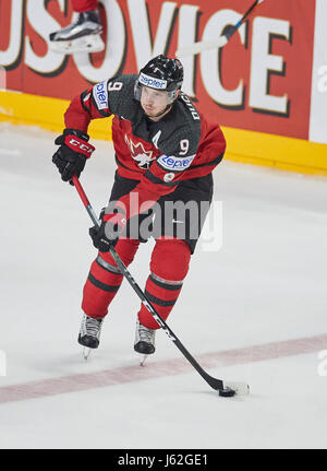 Colonia, Germania. 18 Maggio, 2017. Ice Hockey World Cup 2017, Colonia, 18 maggio 2017 Matt DUCHENE, possono 9 aziona il puck, azione, full-size, Germania - Canada 1-2 Ice Hockey World Cup 2017, Colonia, Germania 18 maggio 2017 Credit: Peter Schatz/Alamy Live News Foto Stock