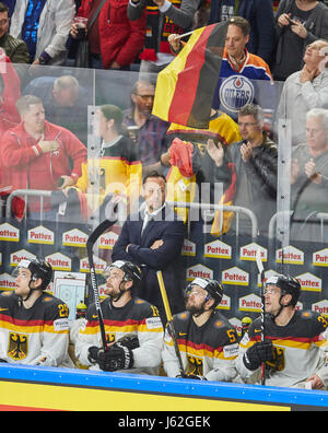 Colonia, Germania. 18 Maggio, 2017. Ice Hockey World Cup 2017, Colonia, 18 maggio 2017 Bundestrainer Marco Sturm, DEB Cheftrainer, Trainer, triste, deluso, Germania - Canada 1-2 Ice Hockey World Cup 2017, Colonia, Germania 18 maggio 2017 Credit: Peter Schatz/Alamy Live News Foto Stock