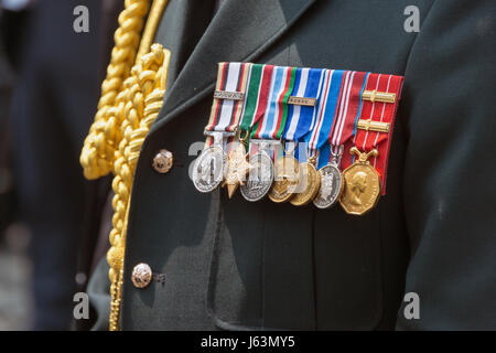 Montreal, Canada - 17 Maggio 2017: Close-up di medaglie in uniforme di un canadese Brigadier-General Foto Stock