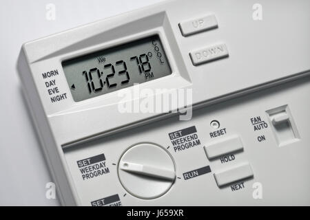 Cool conservare l'aria termostato programma data ora ora indicazione di alimentazione di energia Foto Stock