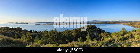 Francia, Aude, Peyriac-de-Mer, mere di Bages-Sigean visto dalla collina di Mour Foto Stock