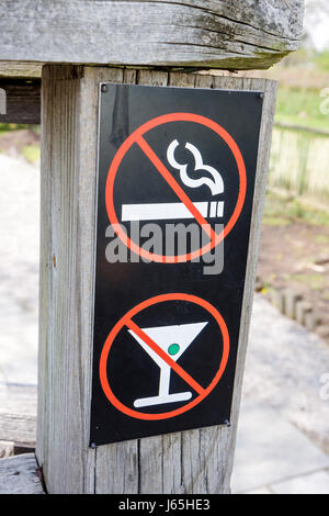 Michigan Saginaw County, Saginaw, Japanese Cultural Center & and Tea House, cartello, logo, non è consentito fumare, bevande e bevande bevande Foto Stock