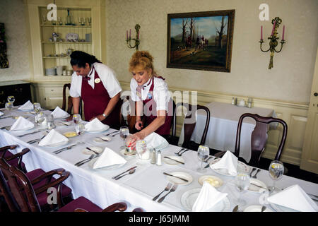 Michigan Saginaw, Montague Inn, bed & breakfast, alloggio, architettura in stile georgiano, 1930, edificio, palazzo, casa storica, donne ispaniche donne donne, staf Foto Stock