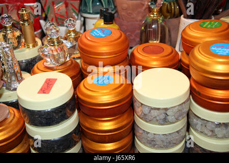 Incenso e bukhoor, souk Muttrah, Muscat Oman Foto Stock