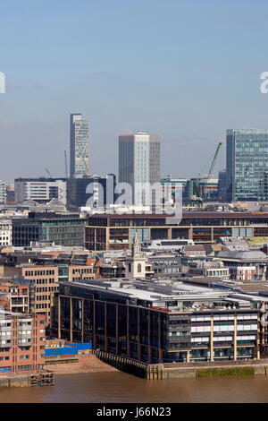 Vista dal fiume Tamigi. Angel Court, Londra, Regno Unito. Architetto: Fletcher Sacerdote, 2017. Foto Stock