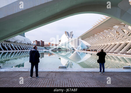 Città delle Arti e delle scienze in un tramonto in inverno. Valencia, Spagna Foto Stock