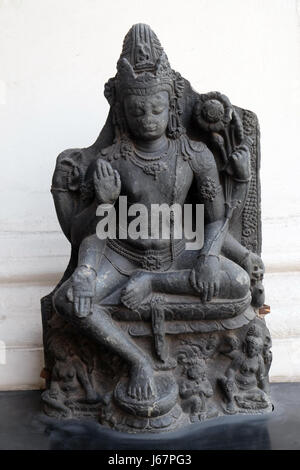 Sei Avalokitesvara armati, dal decimo secolo trovata in Nalanda, Bihar ora esposti nel Museo Indiano in Kolkata Foto Stock